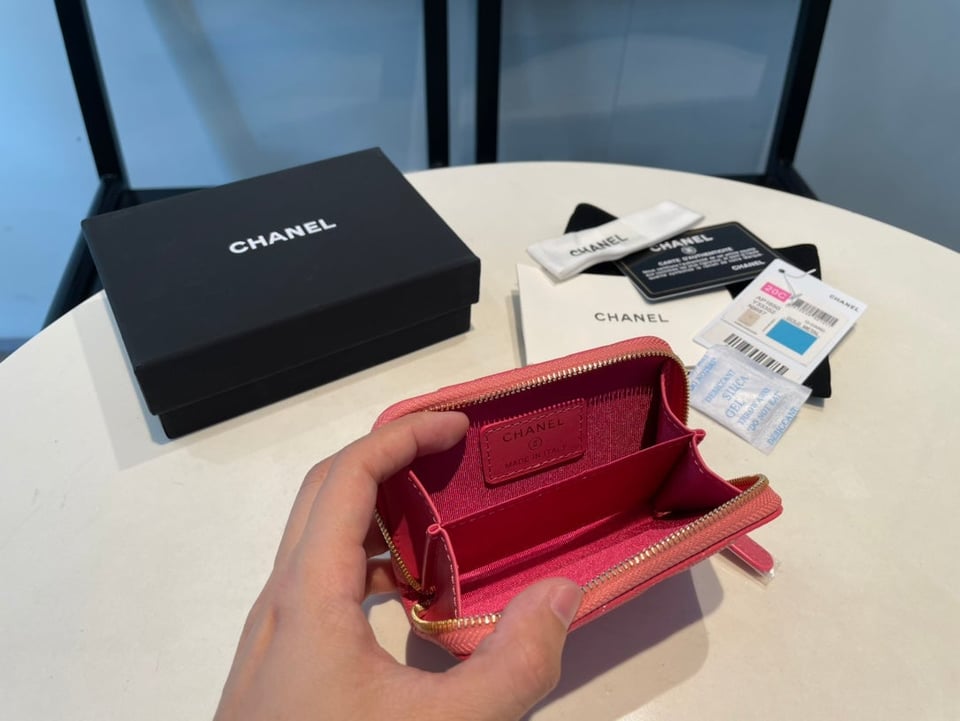 Chanel Zipped Coin Purse 11 Red Pink Grained Calfskin view 5