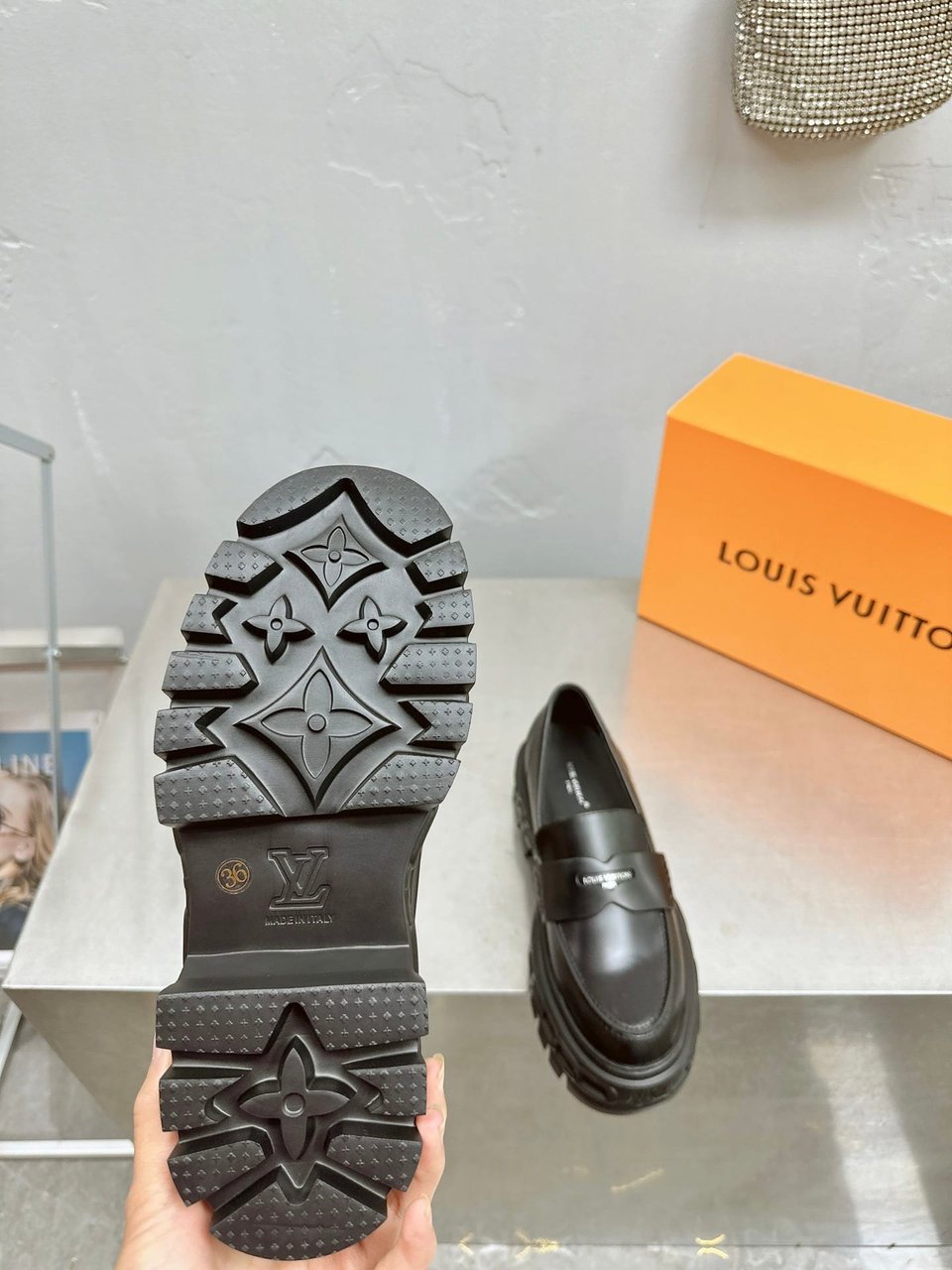 Louis Vuitton Lv Record Loafer Black 1Ac9I9 view 4
