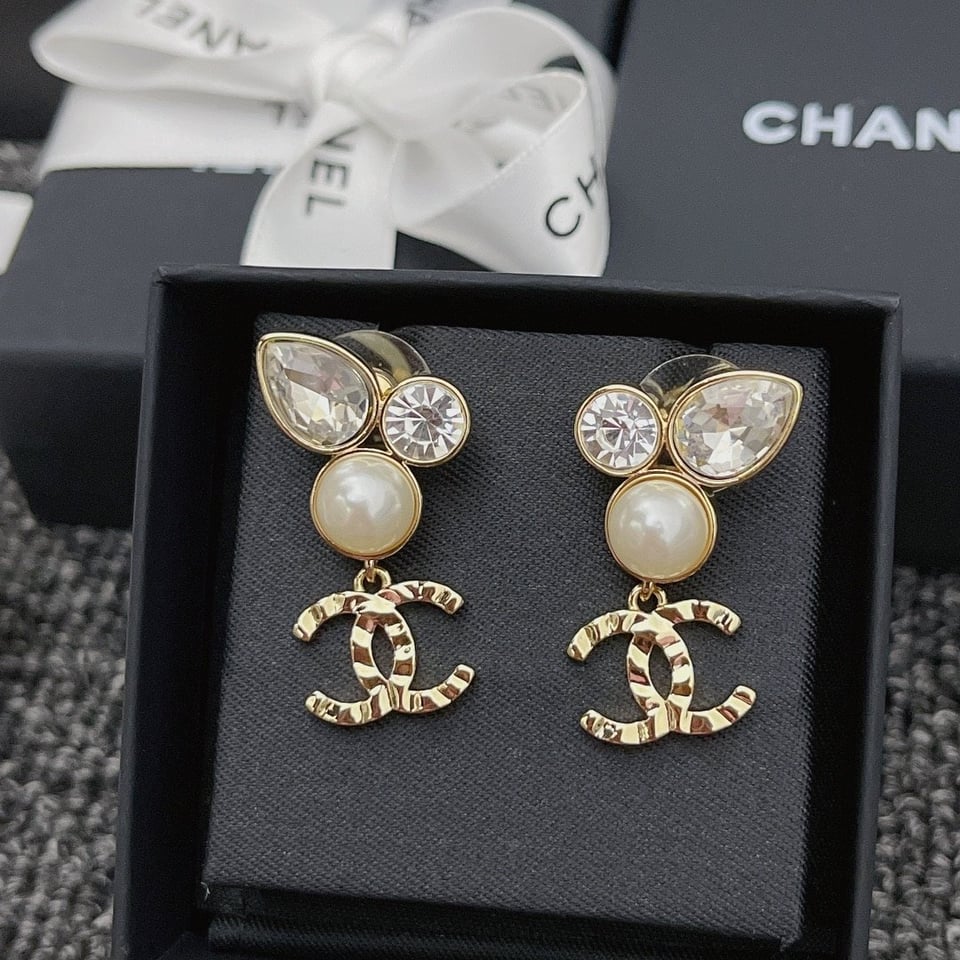 Chanel Pearl Crystal Cc Drop Earrings Gold view 3