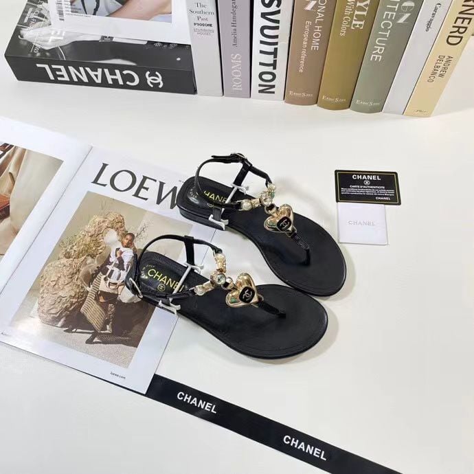 Chanel Shiny Pearl Crystal Cc Heart Thong Sandals Black G39674 X01000 94305 view 10