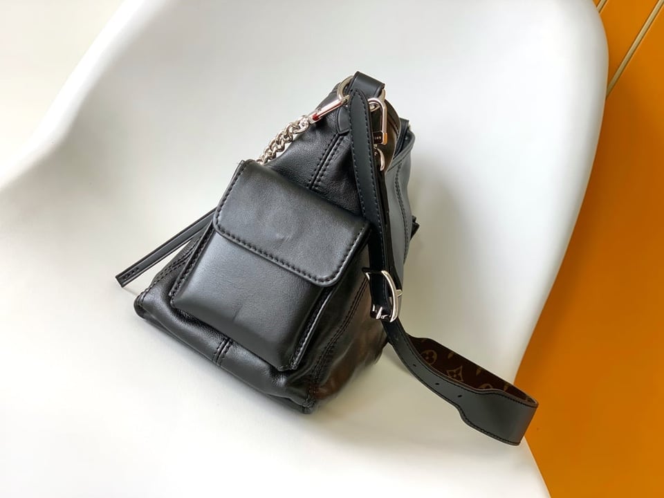 Louis Vuitton Carryall Cargo Pm H33 – Women – Handbags view 5