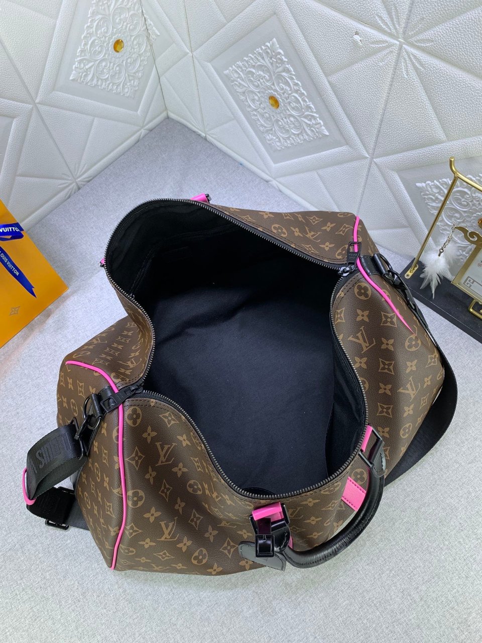 Louis Vuitton Keepall Bandouli Re 50 Brown And Pink Macassar Canvas M45866 view 4