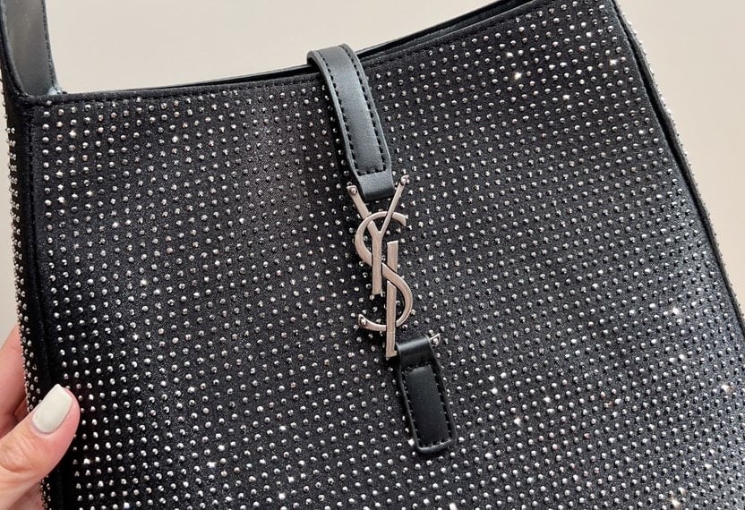 Saint Laurent Le 5 A 7 Supple Hobo Bag Black 27Cm view 3