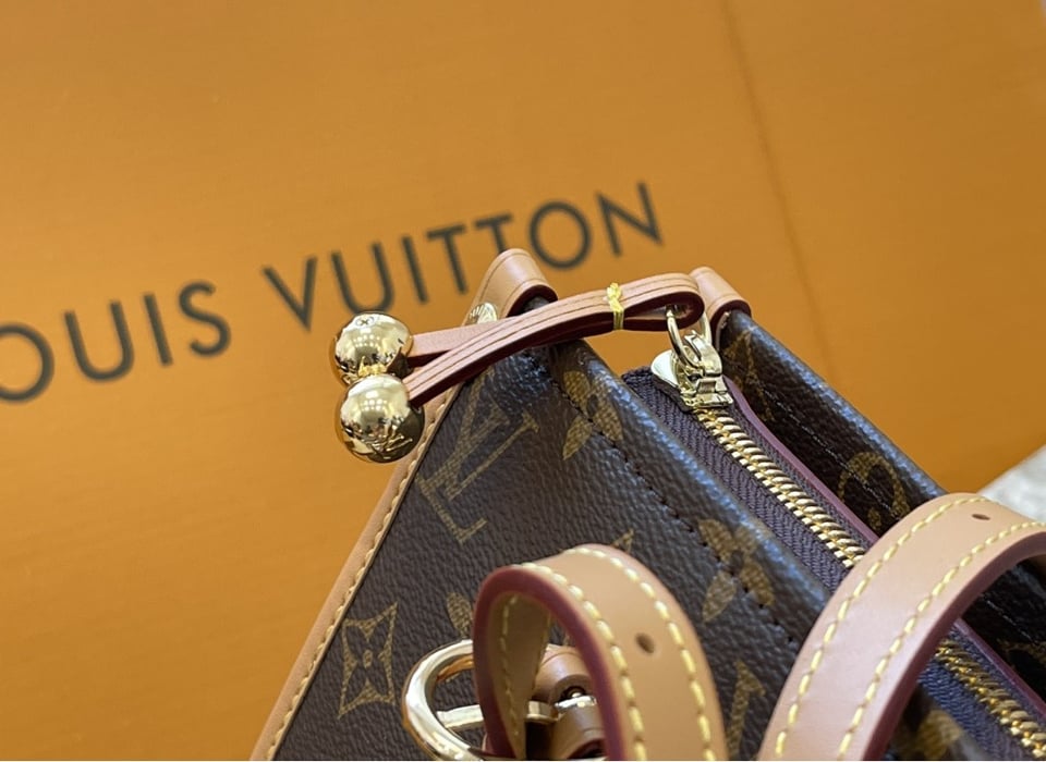 Louis Vuitton Popincourt Hart Tote Handbag Monogram Canvas 27.5Cm M40007 view 4
