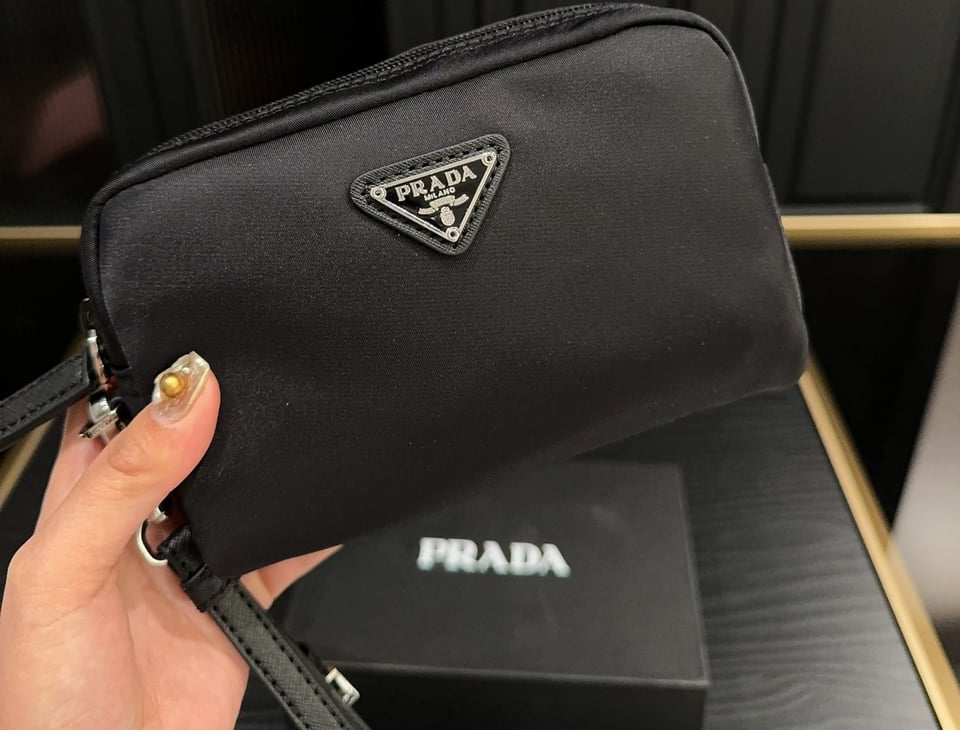 Prada Re Nylon Toiletry Bag Black 16Cm view 9