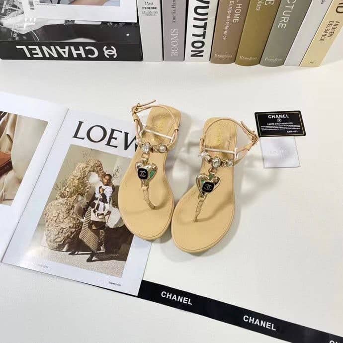 Chanel Shiny Pearl Crystal Cc Heart Thong Sandals Yellow G39674 X01000 0S083 view 3