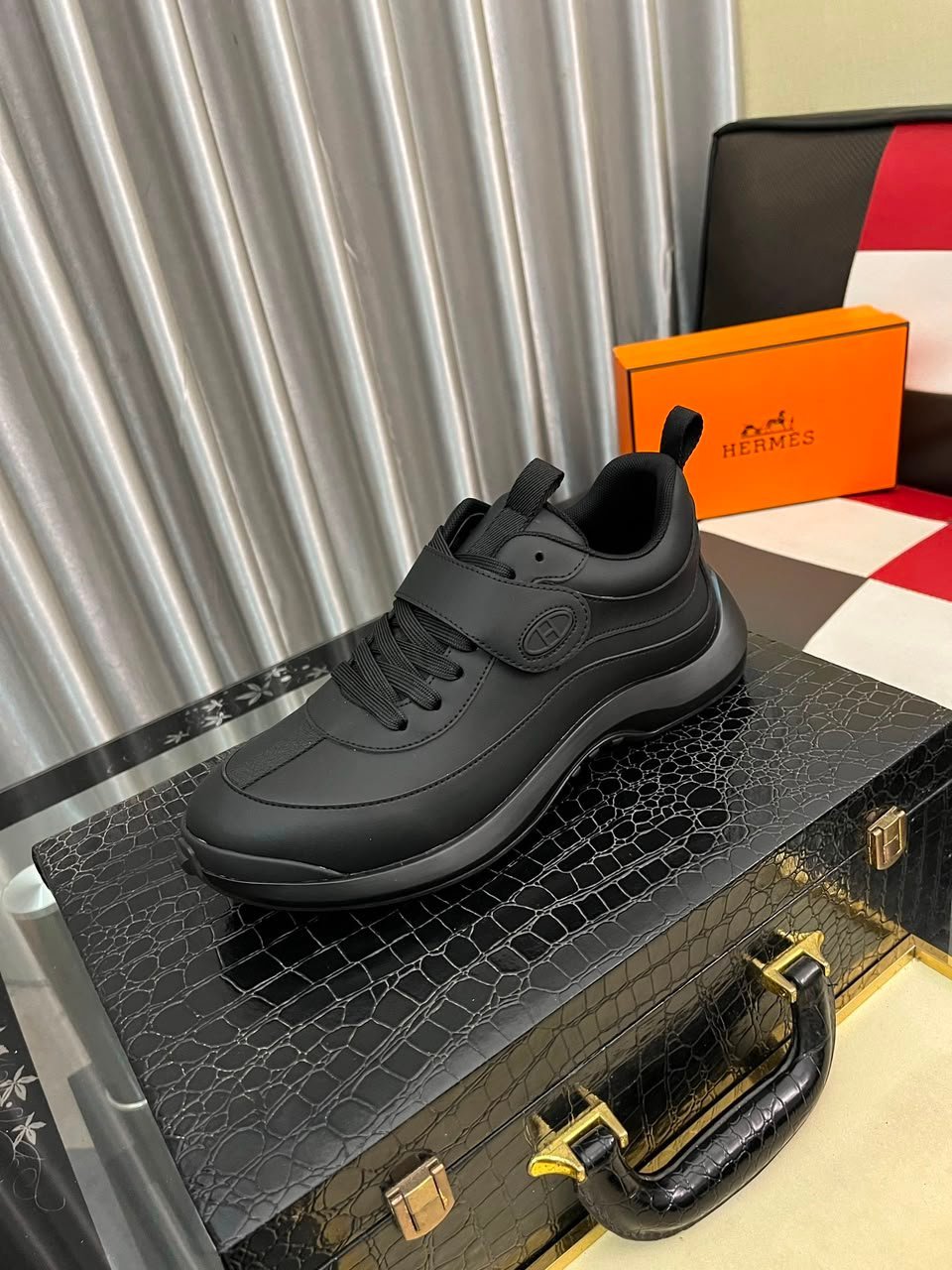 Hermes Loop Sneakers Noir Color Calfskin H252857ZH01390 view 10