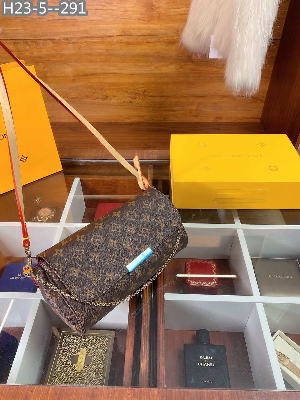 Louis Vuitton Favorite Mm Chain Shoulder Bag 24Cm view 5