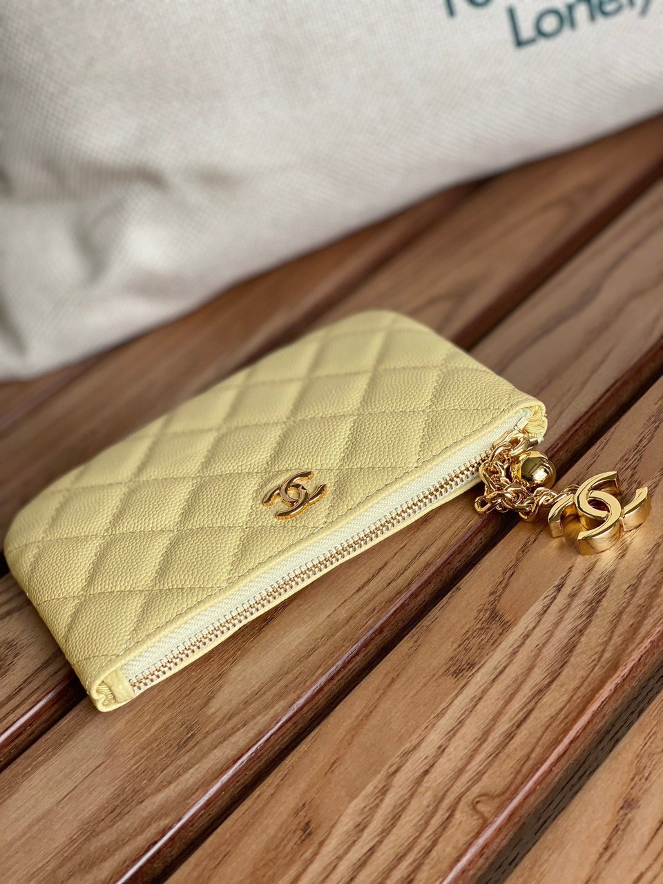 Chanel Zipped Wallet 14Cm Yellow Caviar Gold Hardware view 5