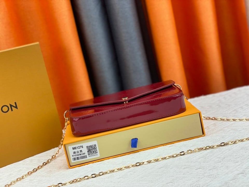 Louis Vuitton Pochette F Licie Wine Red 21Cm view 10