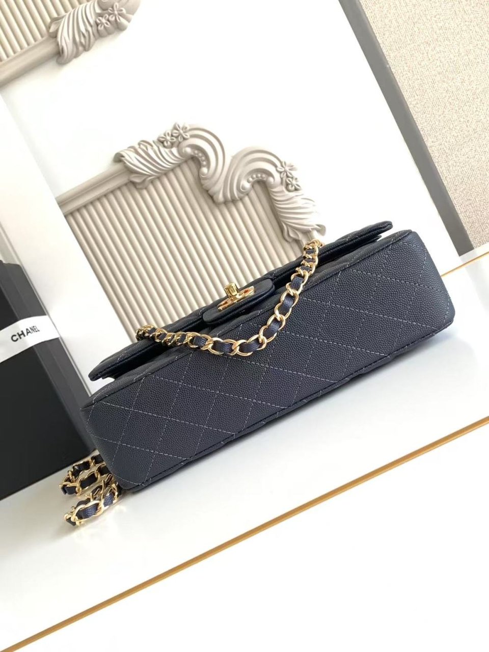 Chanel Classic Flap Bag 25 cm Navy Blue Gold-Tone Hardware A01112 view 7