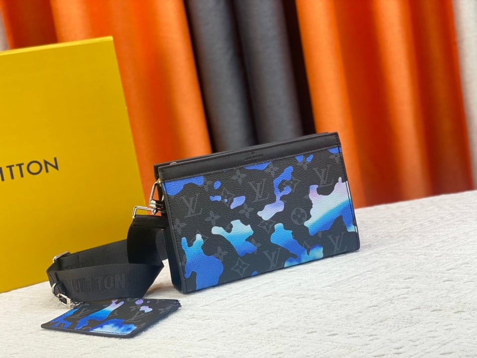 Louis Vuitton Gaston Wearable Wallet Sunrise Monogram Eclipse 22Cm M81753 view 10