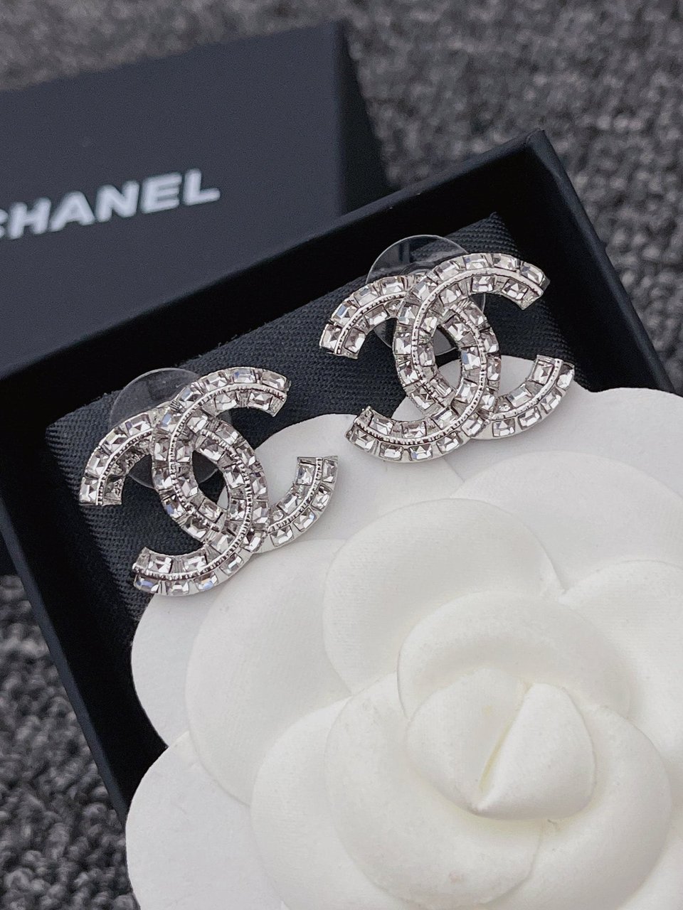 Chanel Cc Earrings view 9