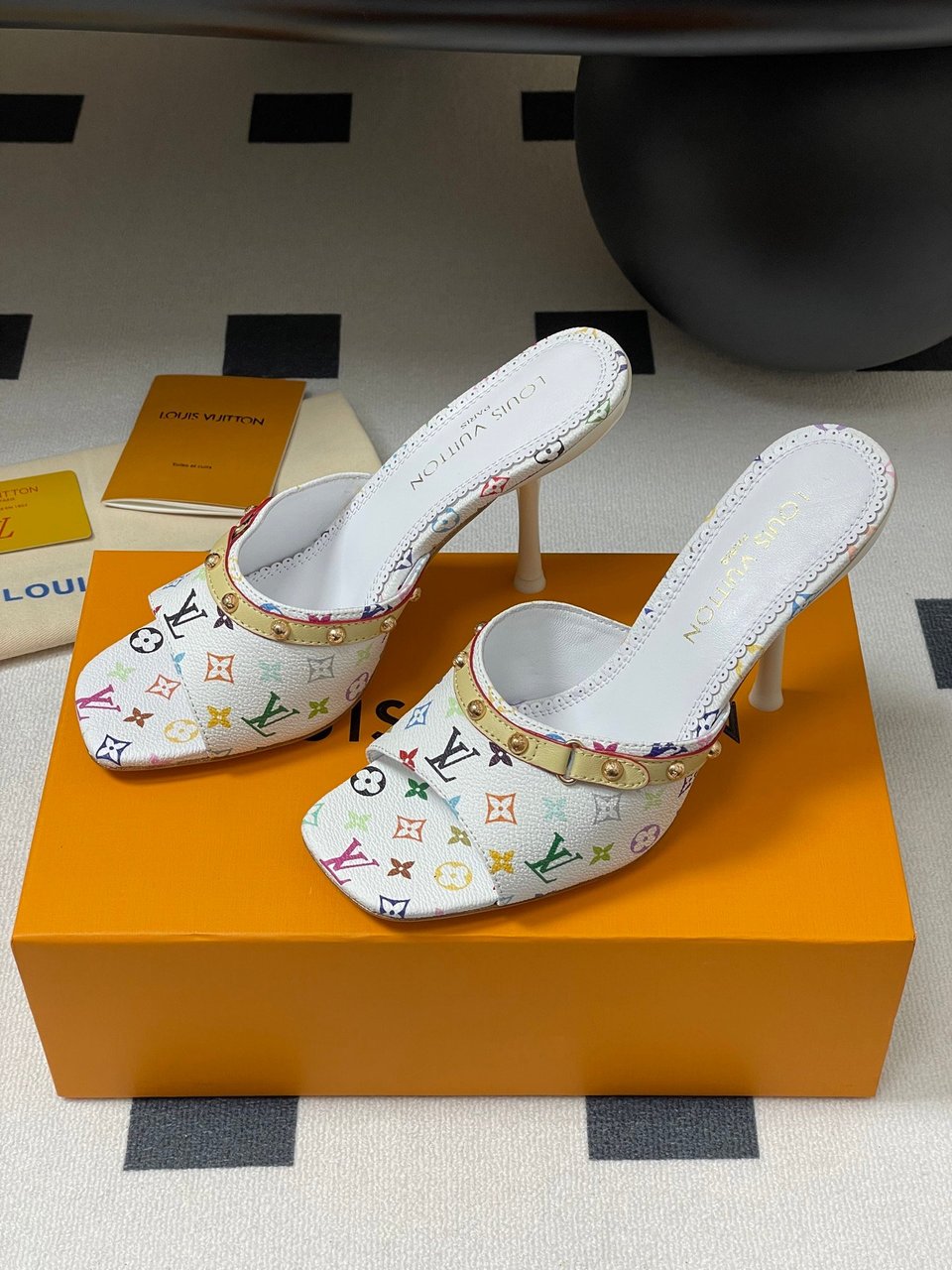 Louis Vuitton LV x TM 6AM Mule 1AGWT2 White view 3