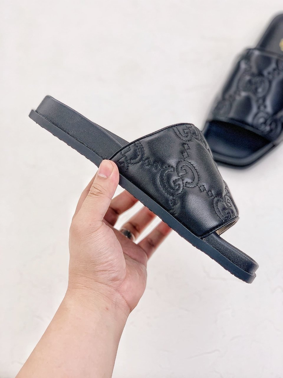 Gucci Womens Gg Matelasse Slide Black 694714 Bko60 1000 view 6