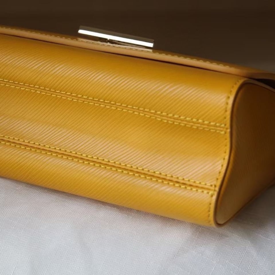 Louis Vuitton Twist Mm Cowhide Leather Handbag Sunflower Yellow 23Cm view 8