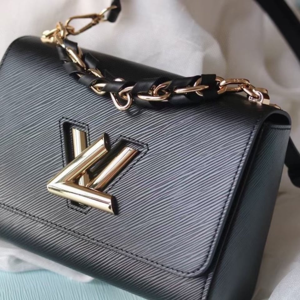 Louis Vuitton Twist Mm Cowhide Leather Handbag Black 23Cm view 5