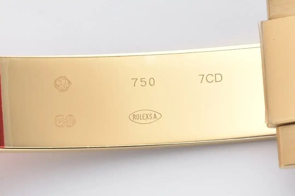 Rolex Daytona 40 mm Golden Dial 126518LN “Pikachu” view 11