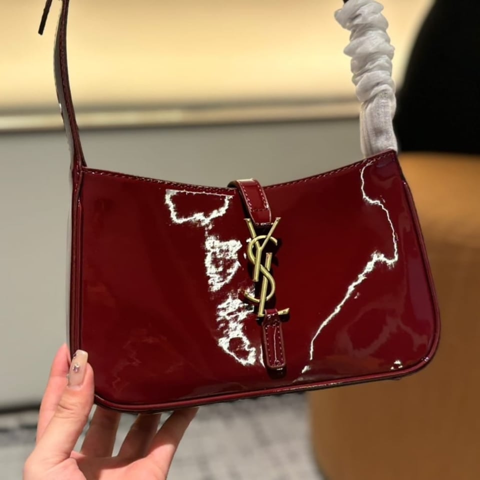 Saint Laurent Le 5 A 7 Patent Hobo Bag In Shiny Leather Wine Red 25Cm view 4