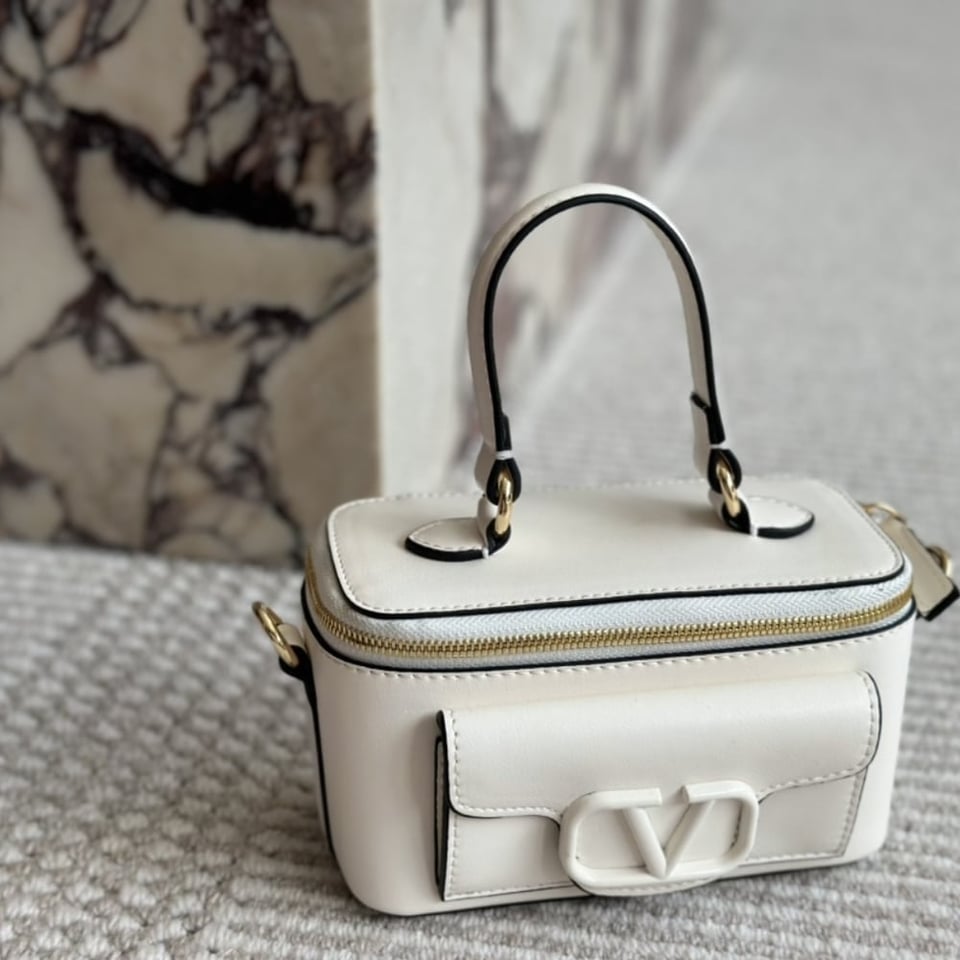 Valentino Mini Garavani Locò Handbag In Calfskin White 22Cm view 3