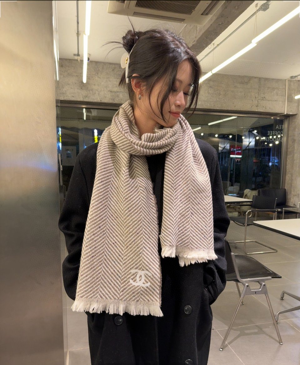 Chanel Cashmere Scarf Chevron Beige For Women 180cm view 6