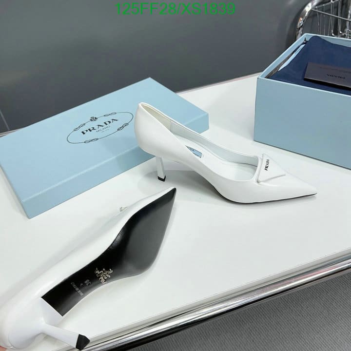 Prada Cleavage Nero Leather Pumps White view 11