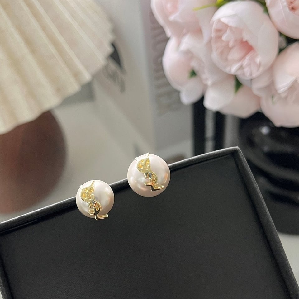 Saint Laurent Cassandre Pearl Earrings In Metal 691563Y15269018 view 4