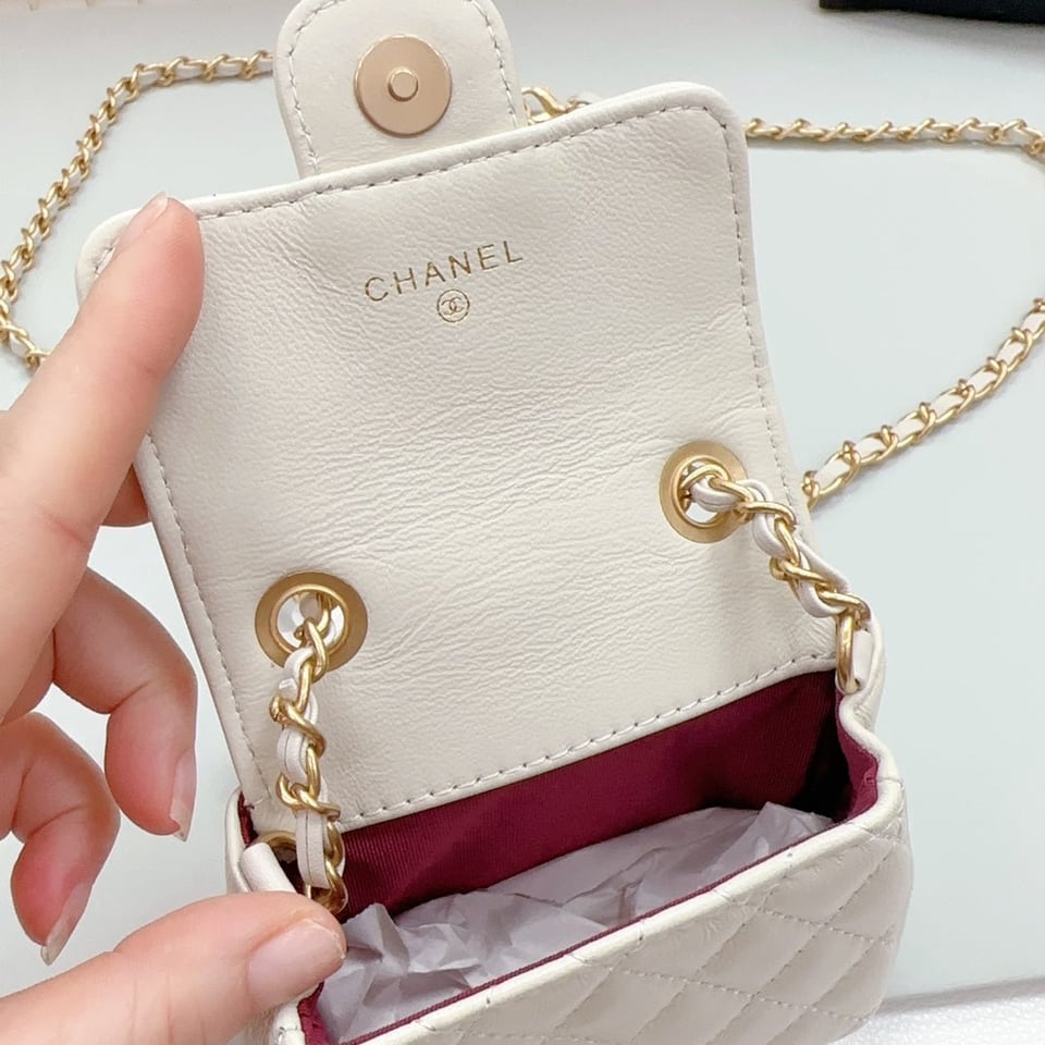 Chanel Chain Belt White Quilted Lambskin Bag view 3