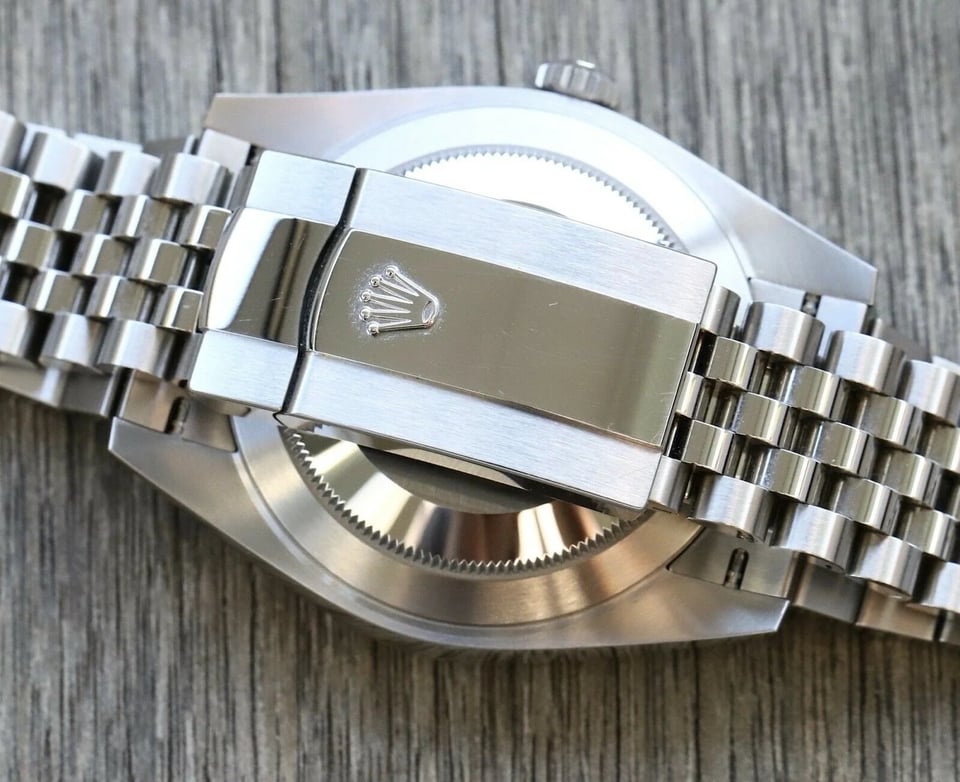 Rolex Datejust 41mm Rhodium Dial 126334 “Wimbledon” Flutted / Jubilee view 8
