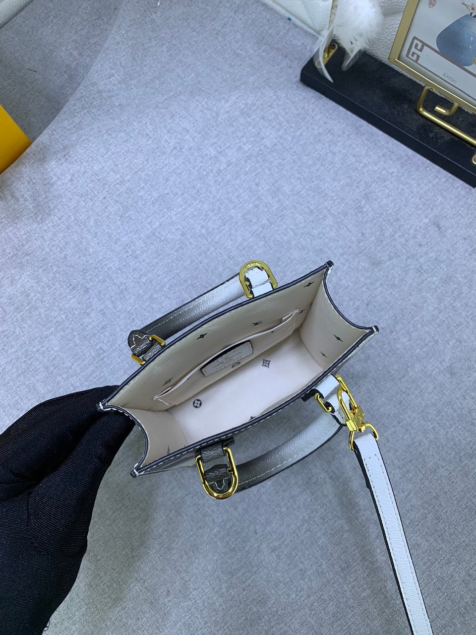 Louis Vuitton Petit Sac Plat Monogram Black And White 17Cm view 6