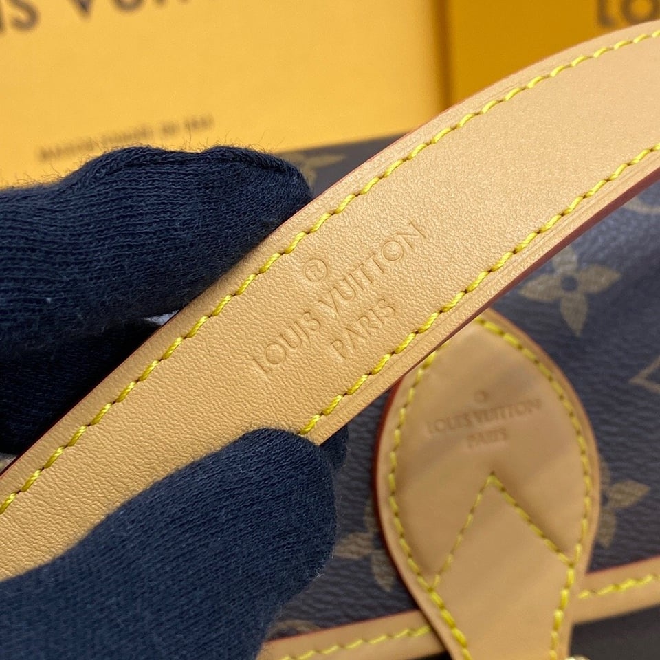 Louis Vuitton Diane Fuchsia M46049 view 7