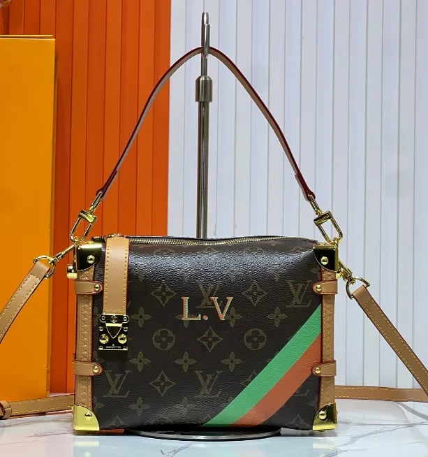 Louis Vuitton MM Monogram Side Trunk Bag 23.5cm/9.3in Monogram P01899 view 5
