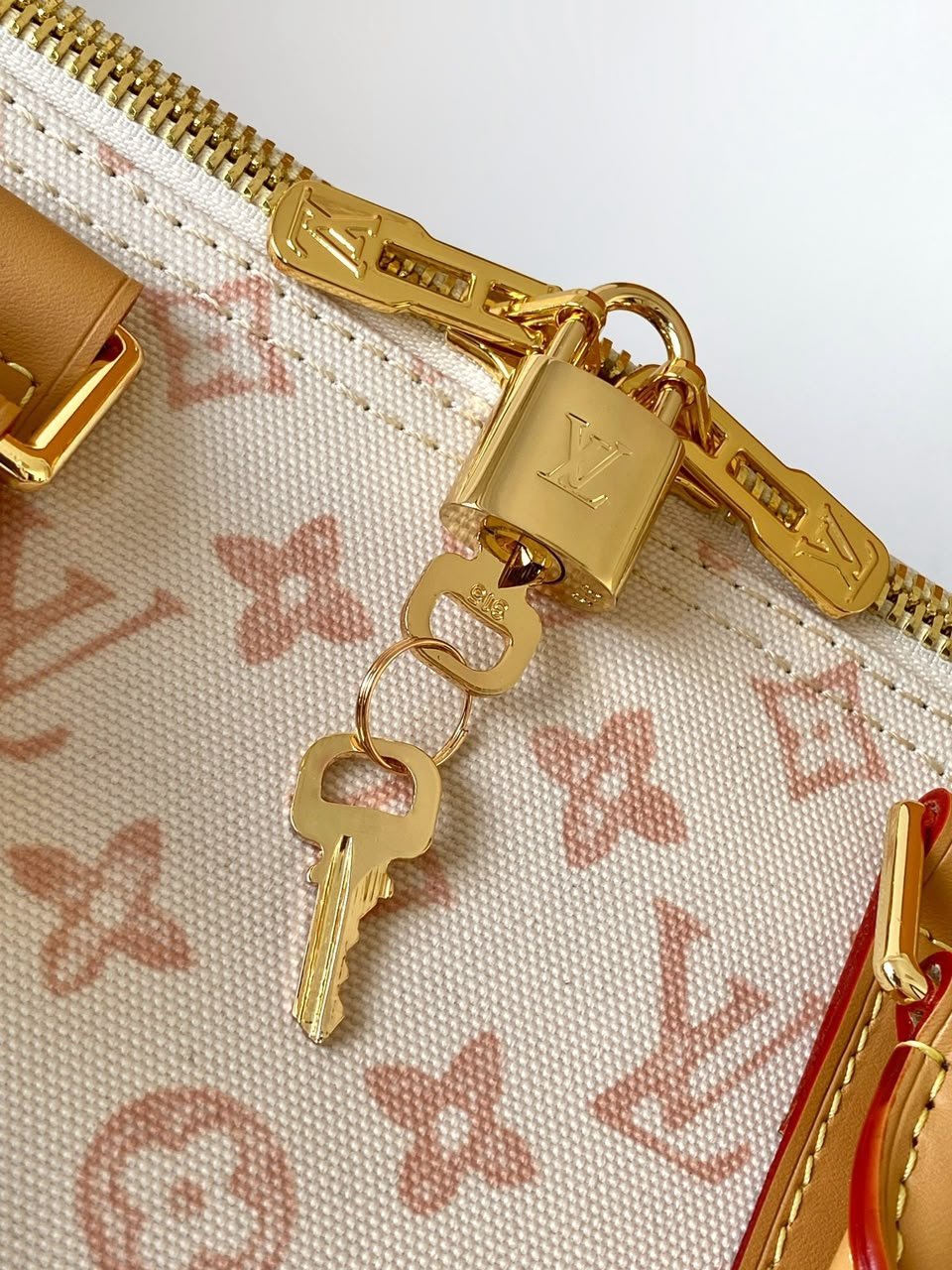 Louis Vuitton Keepall Bandoulière Bag 45cm/17.7in Monogram Dune / Beige M28238 view 8