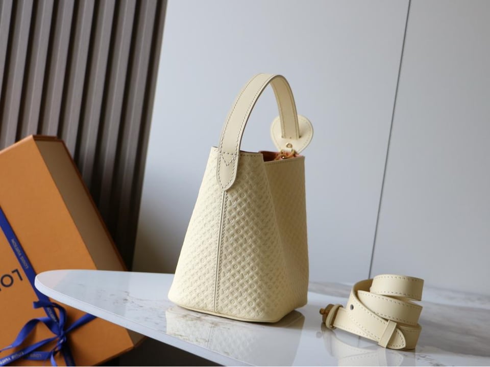 Louis Vuitton All In BB Bag Banane Gold 16cm M29479 view 10