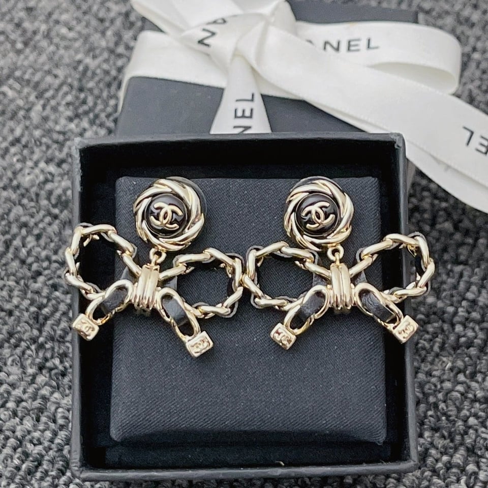 Chanel Metal Earrings Gold And Black view 5