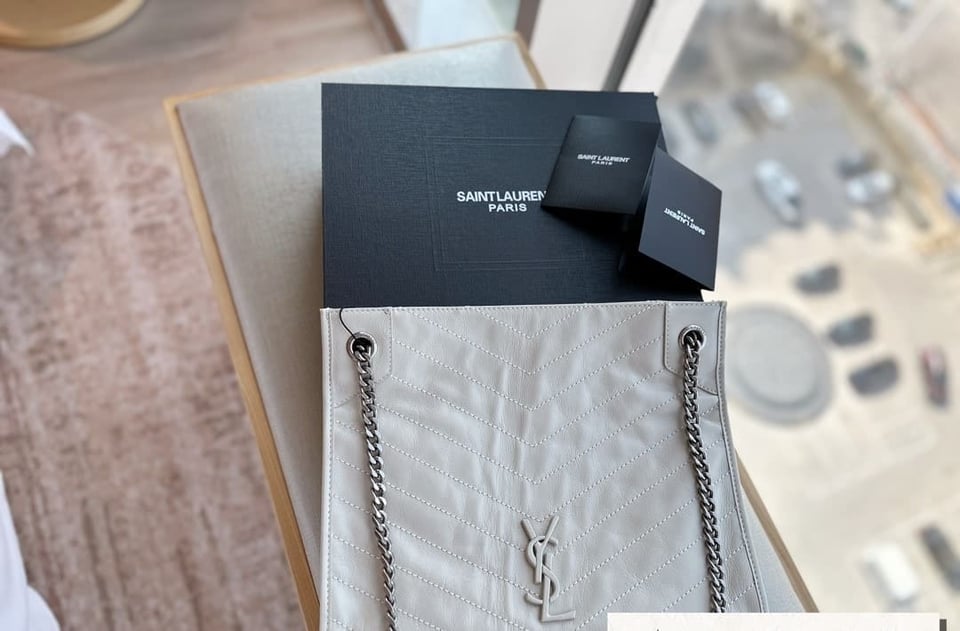 Saint Laurent Medium Niki Shopping Bag White 32Cm view 6