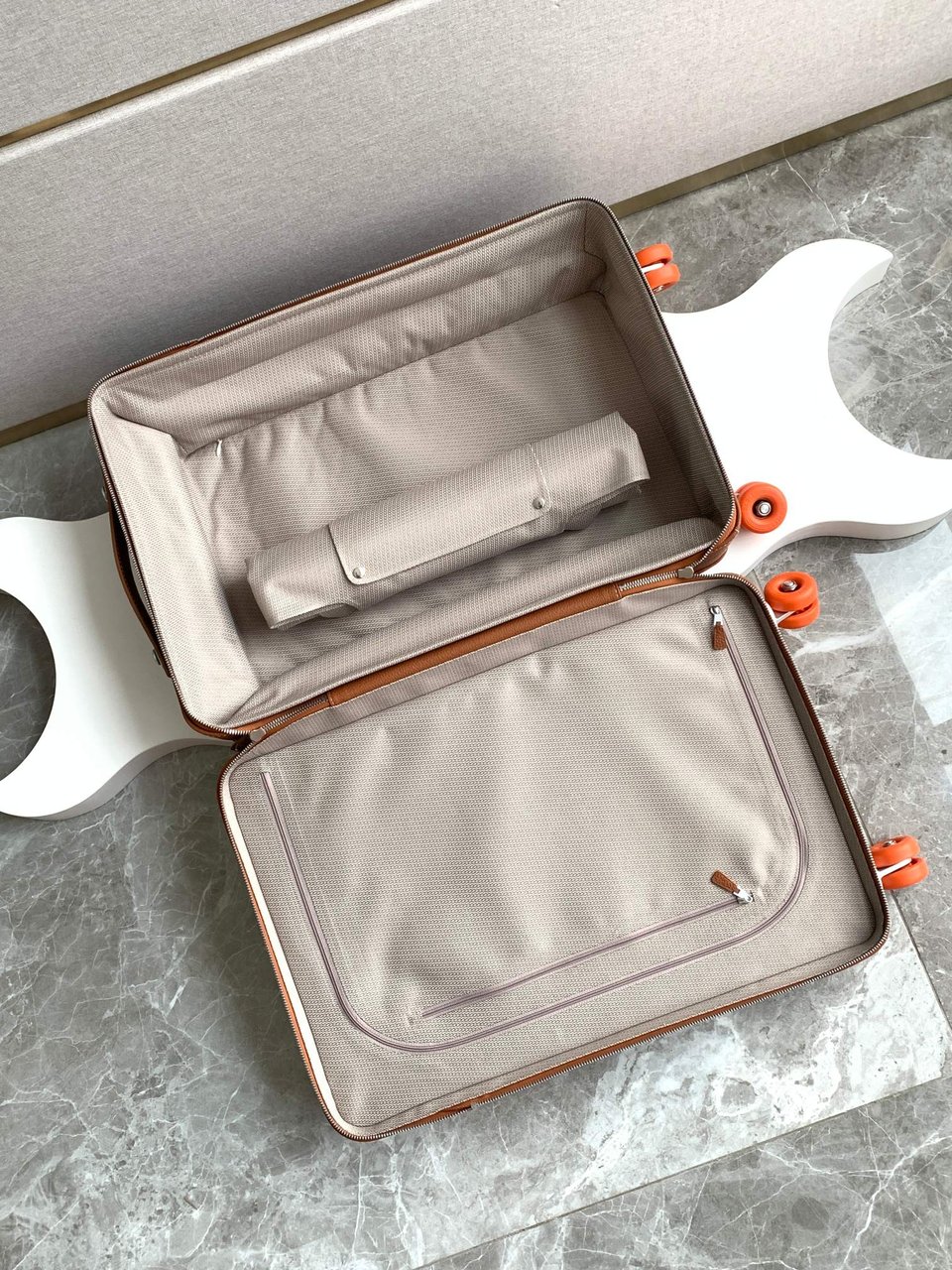 Hermes Brown Leather Vintage Suitcase 55cm view 7