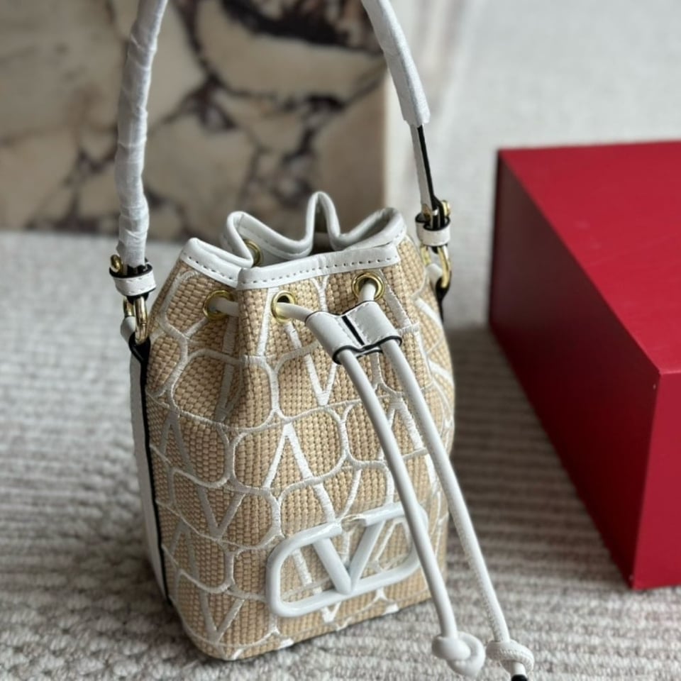 Valentino Mini Vlogo Signature Bucket Bag In Toile Iconographe Beige 22Cm view 3