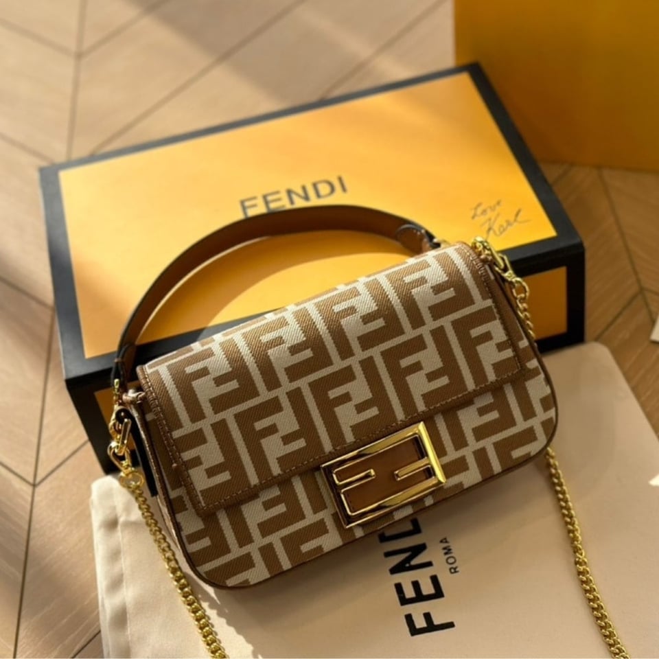 Fendi Baguette Mini Ff Jacquard Fabric Bag Beige 21Cm view 3