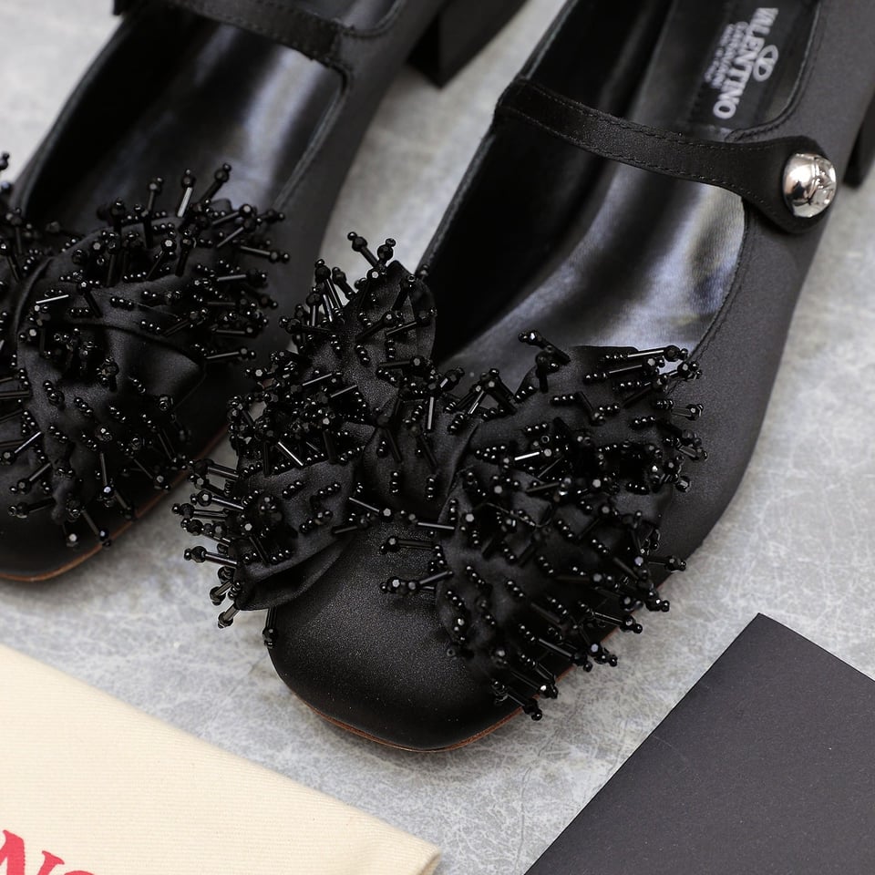 Valentino Garavani Bowjane Black 5W0S0Ki3Puf 0No view 8