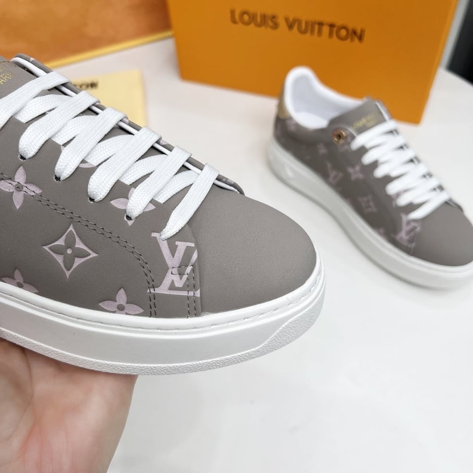Louis Vuitton Time Out Sneaker Grey 1Aguvw view 4
