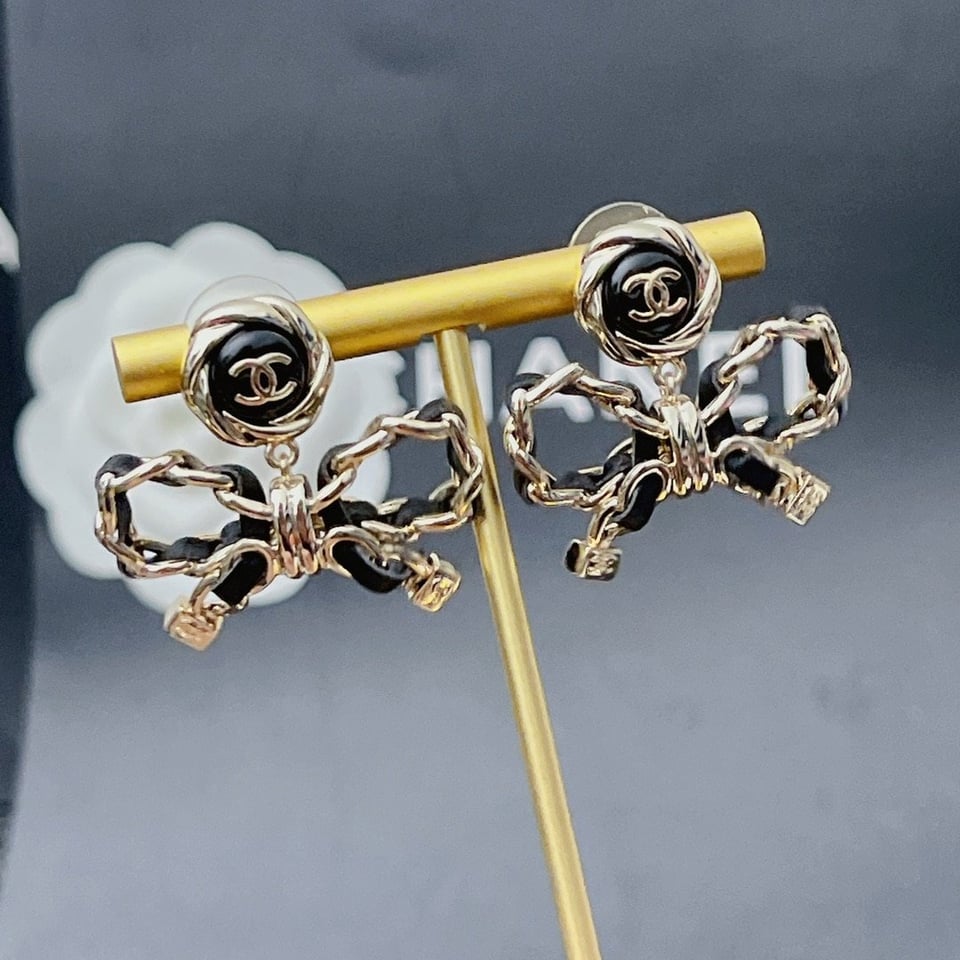 Chanel Metal Earrings Gold And Black view 3
