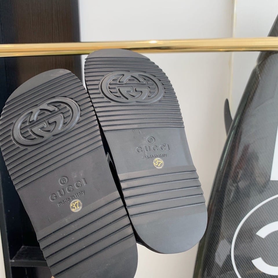 Gucci Women?S Sandal With Mini Double G ?Black 660243 J8700 1000 view 4