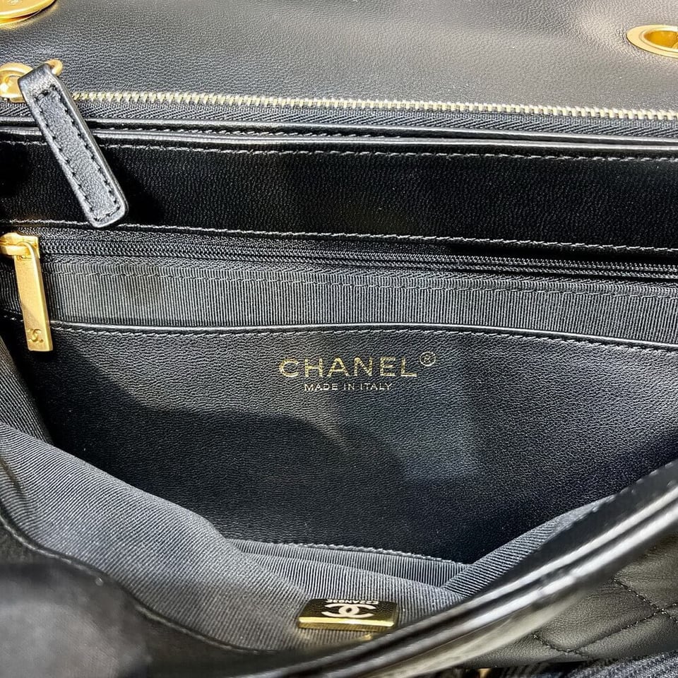 Chanel Lambskin Flap Bag 25 cm view 11