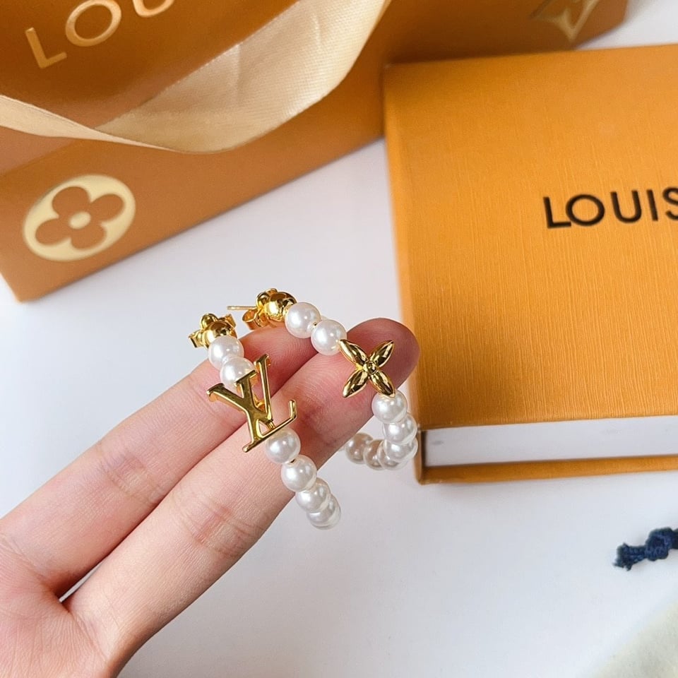 Louis Vuitton My Lv Pearl Earrings Gold M01988 view 5