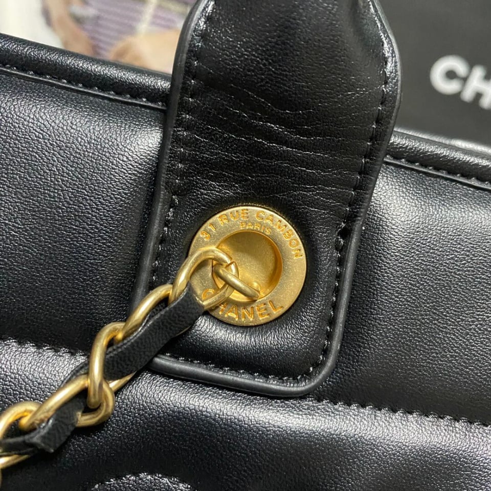 Chanel Deauville Calfskin Small Shopping Bag Black 39cm view 5
