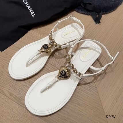 Chanel Shiny Pearl Crystal Cc Heart Thong Sandals White G39674 X01000 0S082 view 5