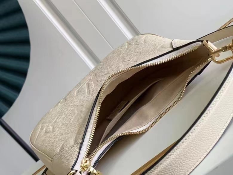 Louis Vuitton Bagatelle 22Cm Cream Beige view 7
