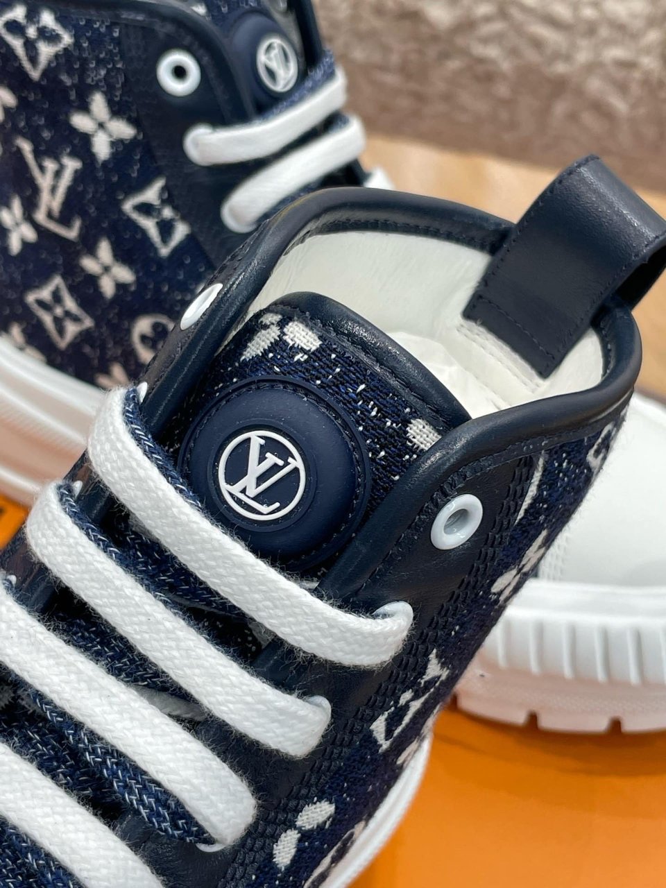 Louis Vuitton Squad Sneakers Monogram Black view 6