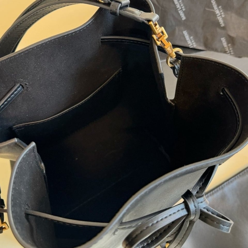 Saint Laurent Paris Vii Pochon Suede Leather Black 24Cm view 9